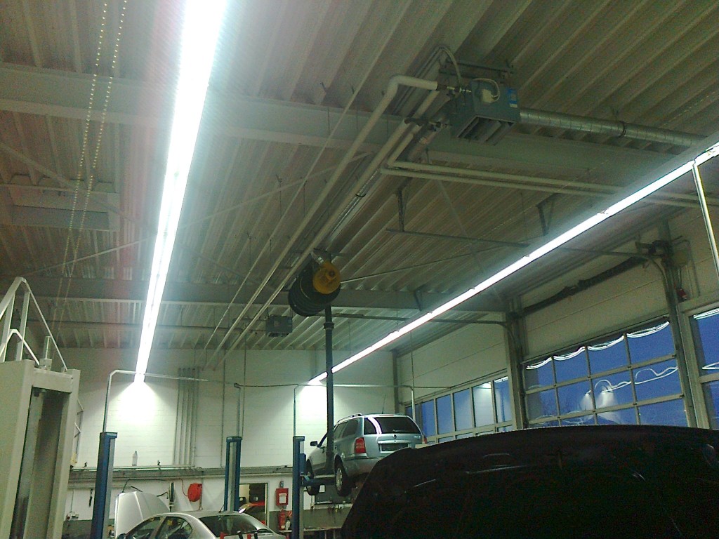 LED-Röhren: Autohaus Müller